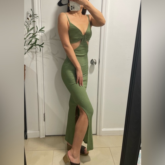 SHEIN Green Ruched Cut-Out Bodycon Dress - Picture 4 of 8